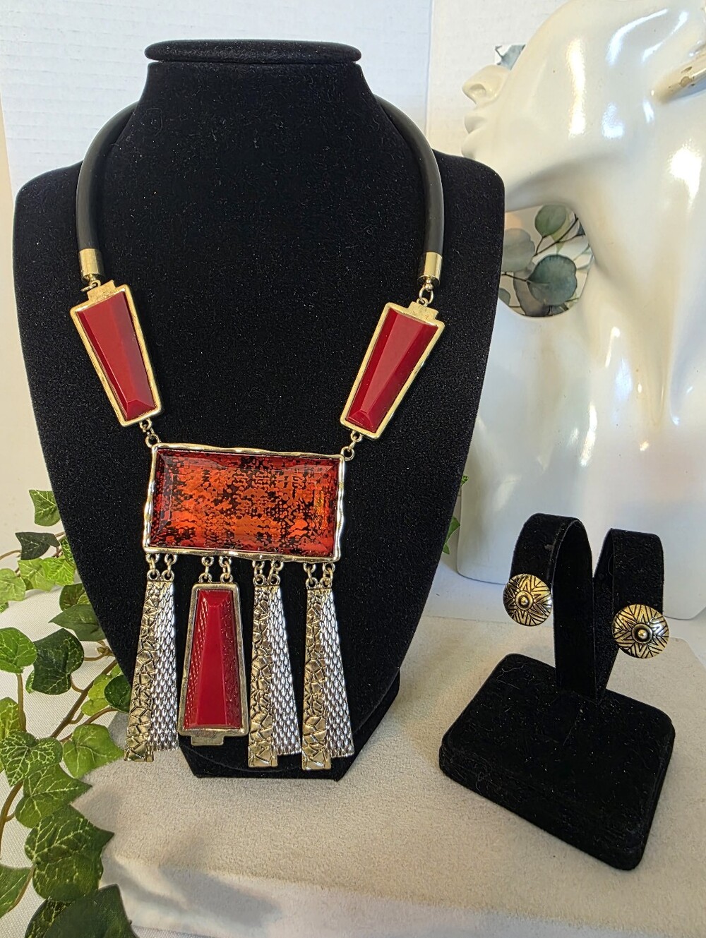 Vintage Red Resin & Textured Gold Tone Geometric Statement Necklace Set